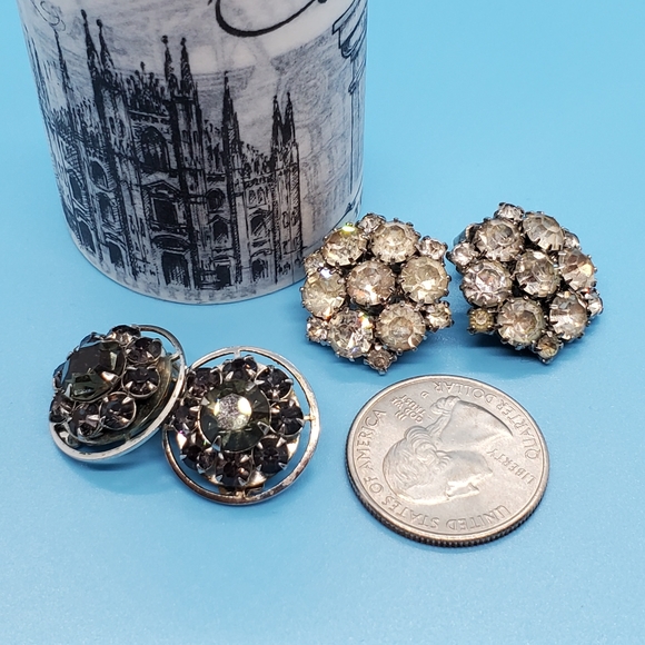 WEISS 2 pr. of Vintage clear and grey rhinestone clip ons EUC collectors retro - Picture 4 of 5